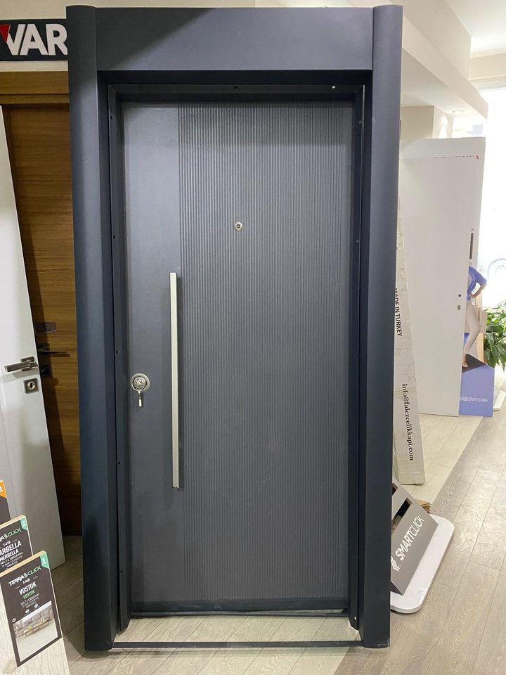 Ușa de exterior Ușă de exterior 15: antracit, mâner lung inox
